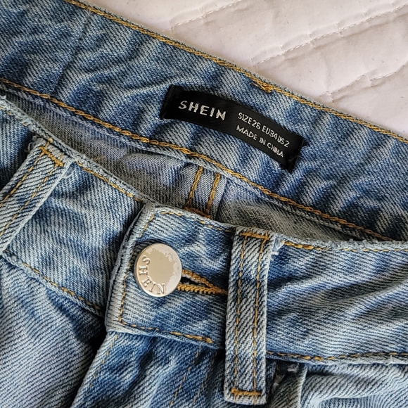 Lightwash Jeans - Picture 4 of 6